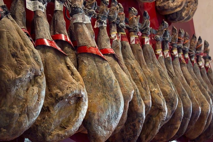 Private: Madrid Historic Centre Food Tour with 10+ Authentic