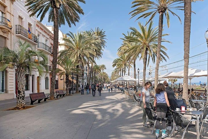 Explore Beautiful Barcelona: Self-Guided Audio Tour