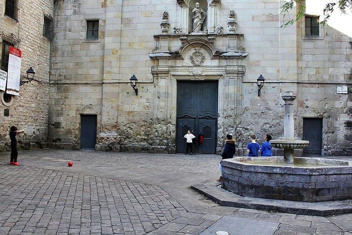 Explore Beautiful Barcelona: Self-Guided Audio Tour