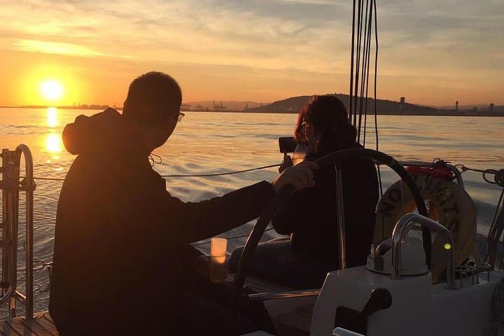 Wonderful 2 Hour Sailing trip including open bar and Pinchos