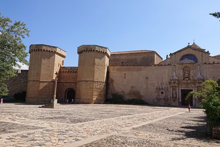 Tour monastery Poblet with hotel pickup