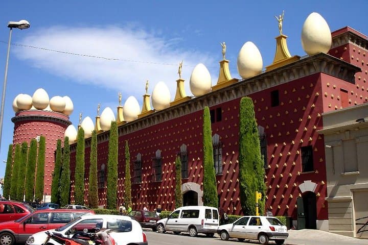 Private Day Trip from Barcelona to Figueres