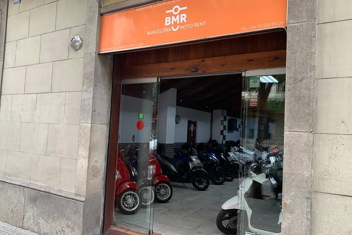 Vespa Spring 50cc rental