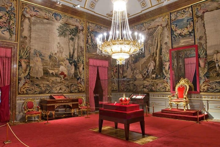 Royal Palace of Madrid private tour