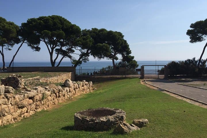 Greco-roman gate
