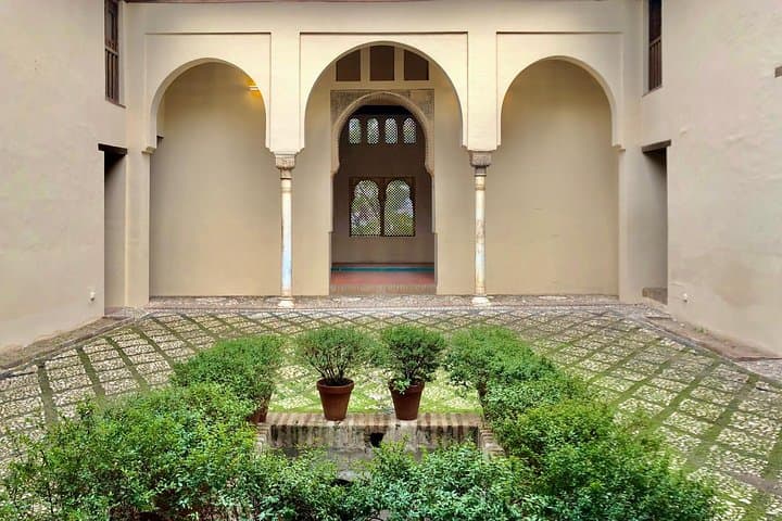 Granada Private Tour: The Unesco Heritage of Albaycin