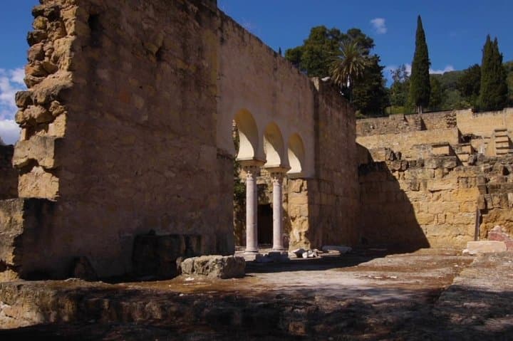 GUIDED TOUR OF MEDINA AZAHARA
EXPERIENCE