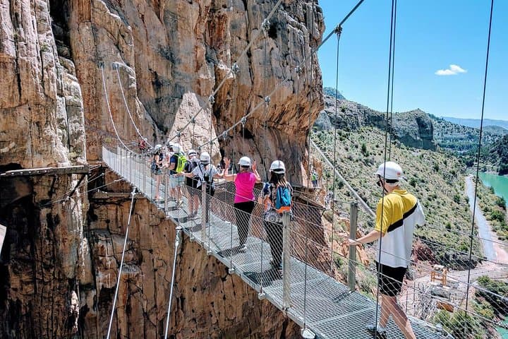 The suspension bridge, one of the most exciting moments of the trail.