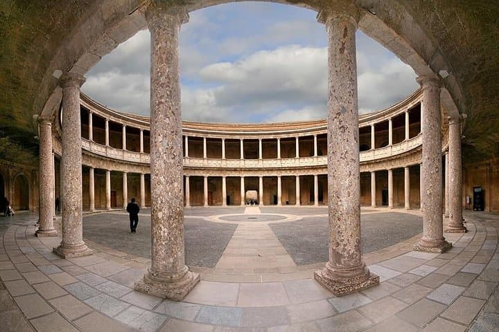 Generalife, Gardens and Alcazaba : guided tour with tickets