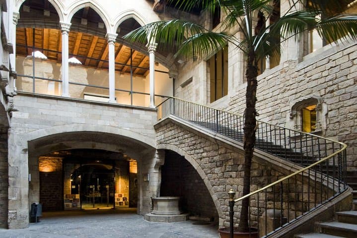 Barcelona Card: Museums + Transport for 72h, 96h or 120h