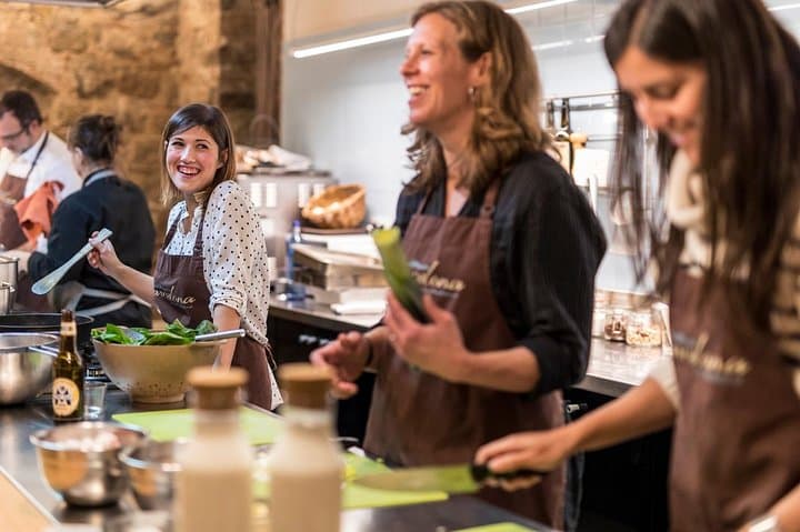 Market Gourmet Visit and Spanish Culinary Experience in Barcelona