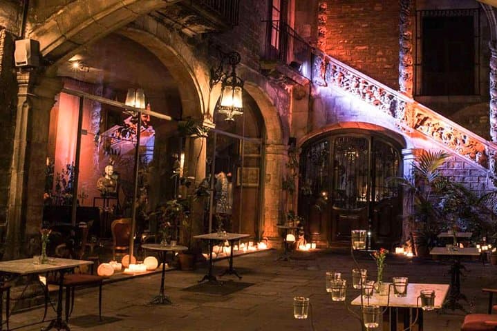 Barcelona Private Tour: Tapas & Wine Tasting with Flamenco Show