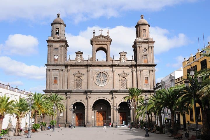 Las Palmas City Tour and Surroundings