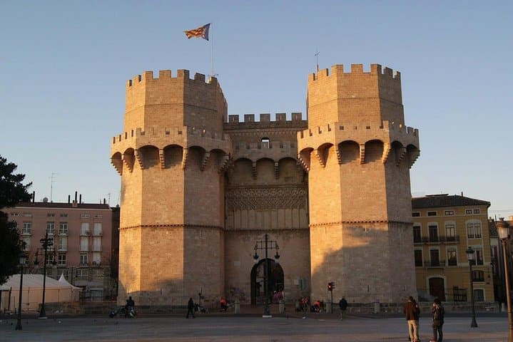 Valencia Essentials - Culture, Cuisine & Timeless Architecture
