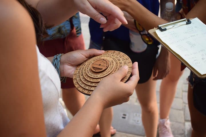 Private Treasure Hunt The Explorer | Guided, fun & 100% Offline | Xventura