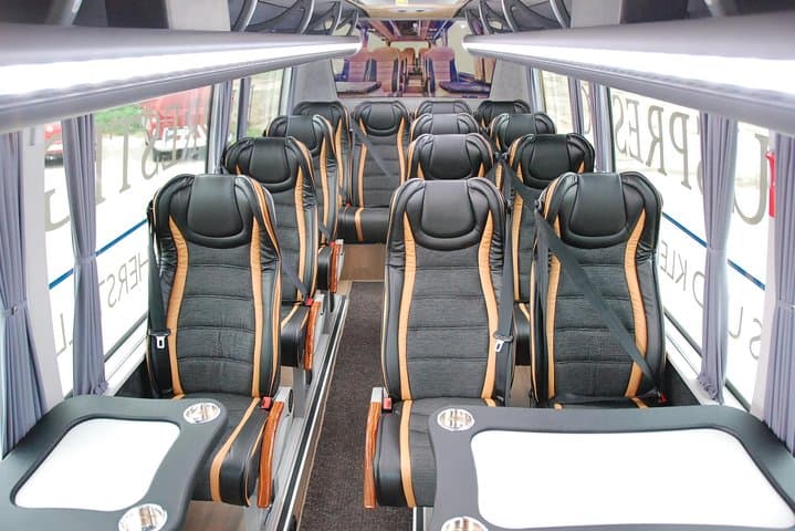 Private Meet & Greet Transfer from El Prat Airport to Barcelona