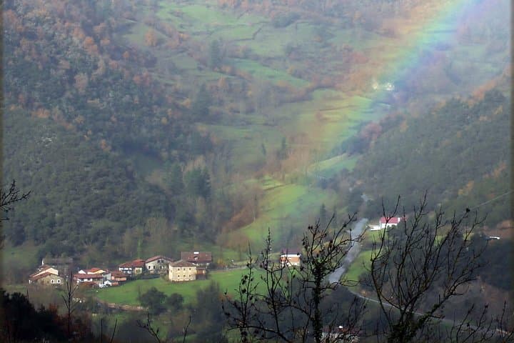 Full Day Private 4WD Tour from Santander to Picos de Europa. Excellent meals.