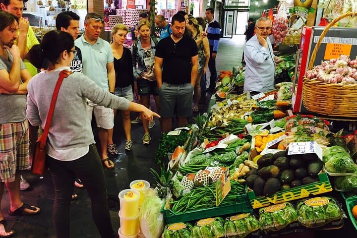 Seville: Triana Market Walking Tour with Local Guide