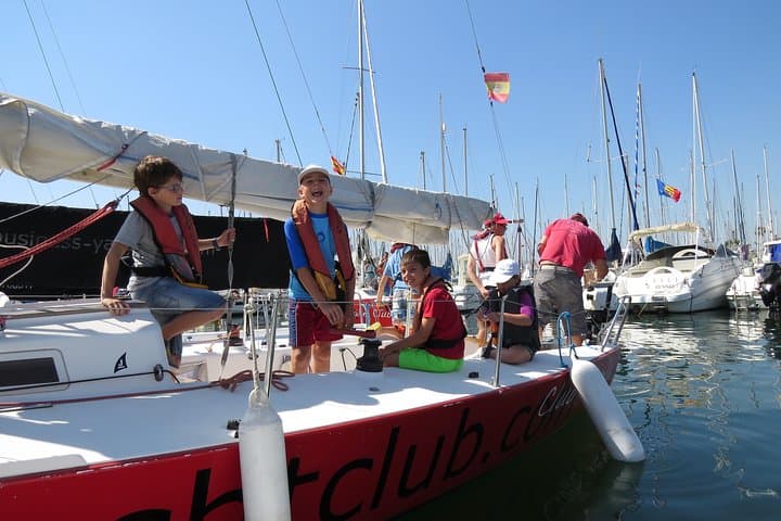 Family Sailing Tour in Barcelona