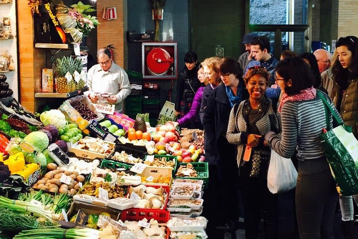 Seville: Triana Market Walking Tour with Local Guide