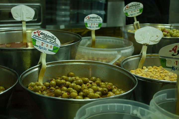 Seville: Triana Market Walking Tour with Local Guide