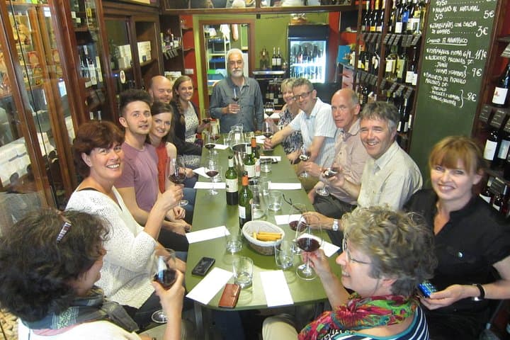Private premium wine tasting with snacks in Valencia's old town