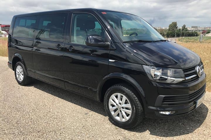 Roundtrip transfer by minivan from Seville to Granada