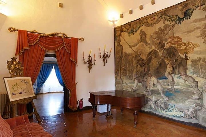 Private Dalí Museum & Gala Castle Tour + Authentic Local Lunch