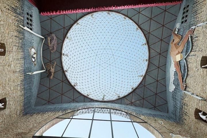 Private Dalí Museum & Gala Castle Tour + Authentic Local Lunch