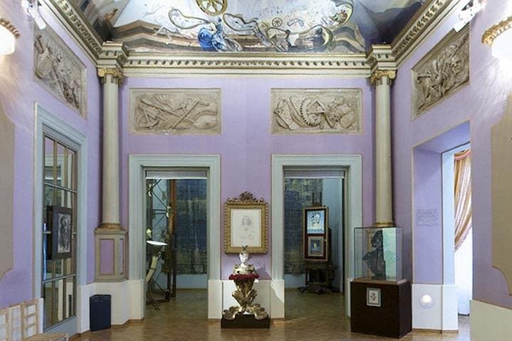 Private Dalí Museum & Gala Castle Tour + Authentic Local Lunch
