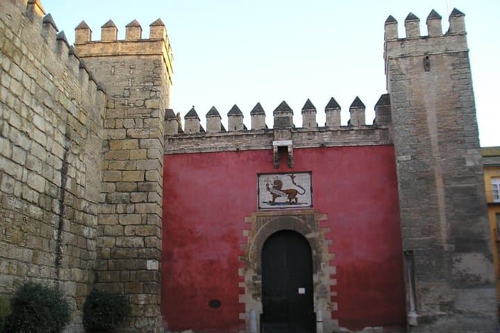 Alcazar, Cathedral and Giralda of Seville with entrance fee included