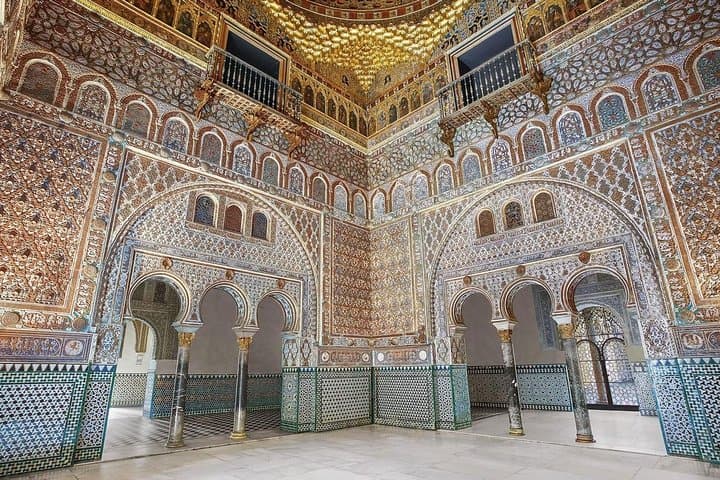 Alcazar, Cathedral and Giralda of Seville with entrance fee included