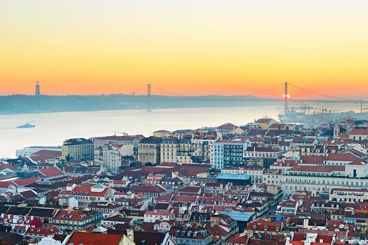 Seville Private transfer to Lisbon with Optional Evora stop