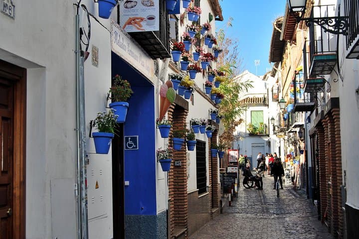 Granada Albaicín and Sacromonte with Museo Cuevas