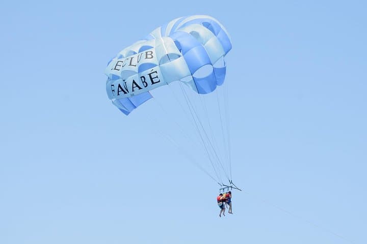 Waters Sport Package with 40 min. Jet Ski and Parasailing 1 person