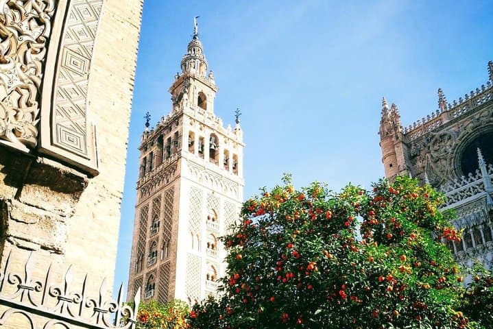 Seville Private transfer to Lisbon with Optional Evora stop