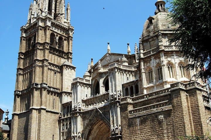Private Spanish Speaking Driver to Toledo from Madrid 8-5 hours
