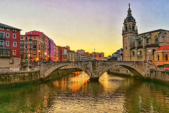 3-Day Bilbao package with boat ride, pintxos & Guggenheim Museum