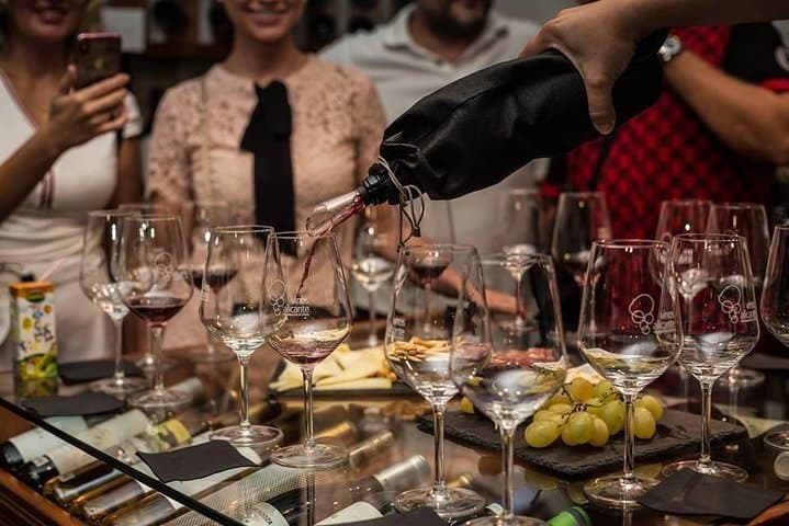 Total Alicante walking tour, tapas and wine tasting
