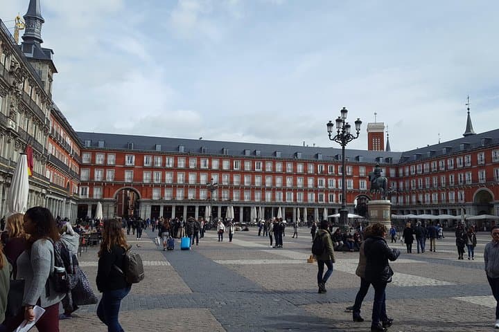 Private Guided Tour Of The Royal Palace & Old Madrid