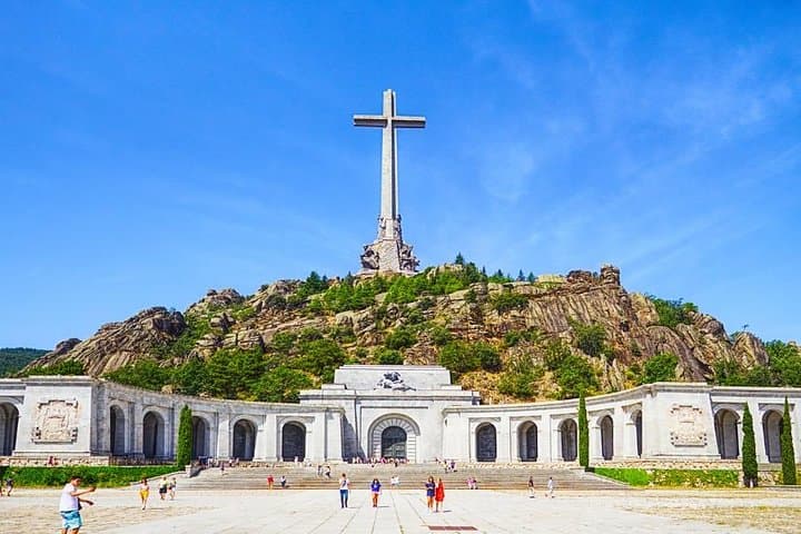 El Escorial, Valley & Segovia day tour from Madrid