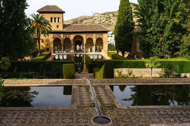 Private Shore Excursion to the Alhambra Palace from Almeria port