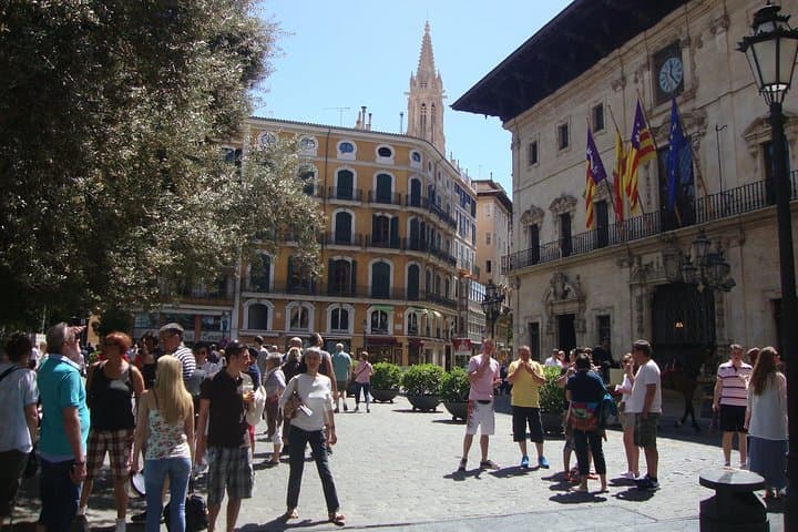 Palma old town tour with Wine & Tapas Tastings