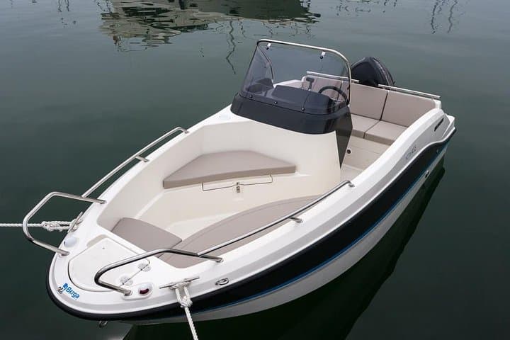 Boat rental without license - B450 'Theia' (4p) - Can Pastilla