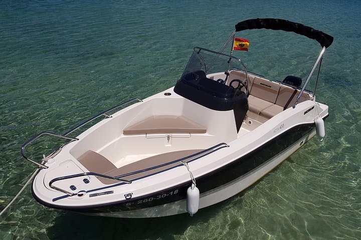 Boat rental without license - B450 'Theia' (4p) - Can Pastilla