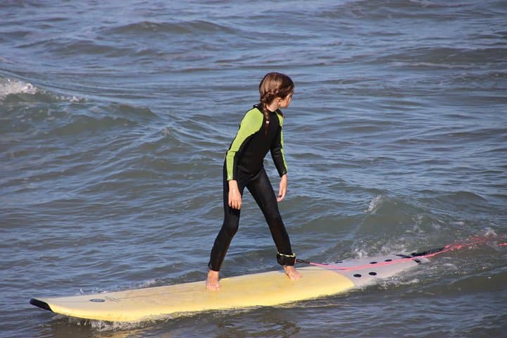 Surf lesson on Valencia beach