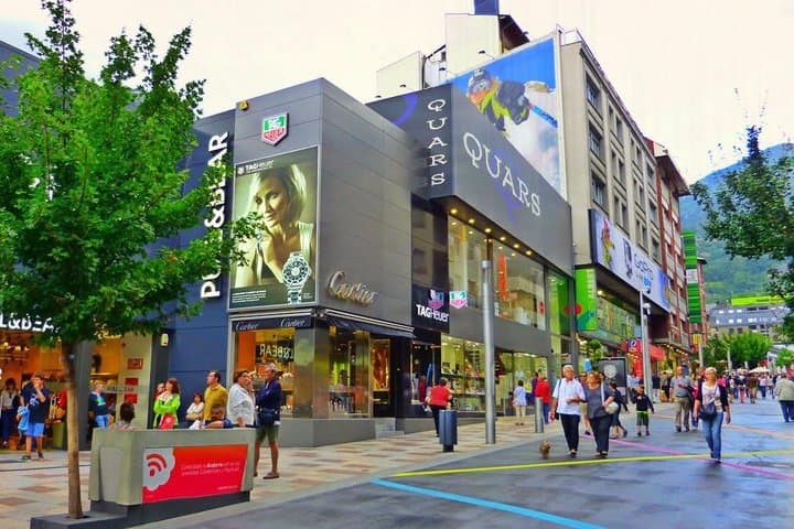Andorra Private Tour: Sightseeing, Shopping & Traditional Lunch