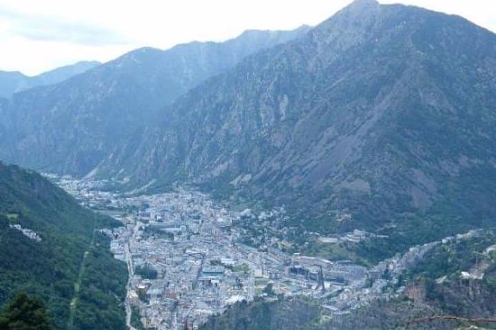 Andorra Private Tour: Sightseeing, Shopping & Traditional Lunch