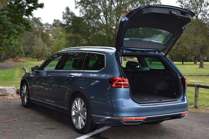Private Transfer from Salou, PortAventura to Airport Barcelona