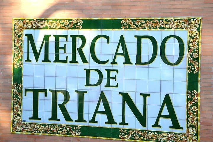 Ceramic plate from the Triana Market